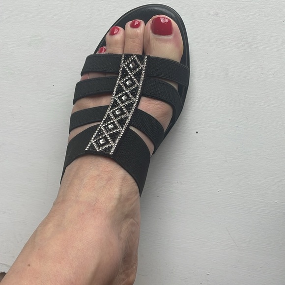 Italian Shoemakers. Size 8. Black Strapless Heels with Rhinestones. - Picture 5 of 10